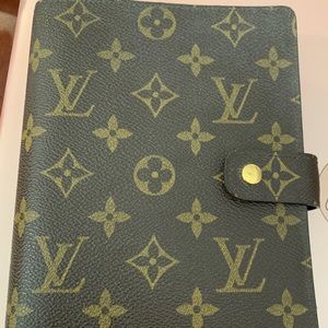 Louis Vuitton medium monogram agenda